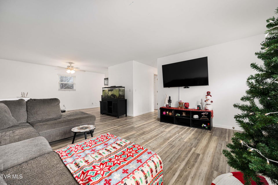 Photo #18: 121 Valley Circle