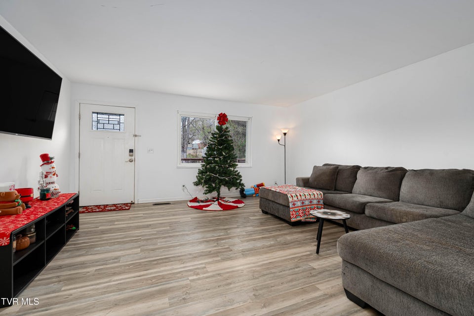 Photo #20: 121 Valley Circle