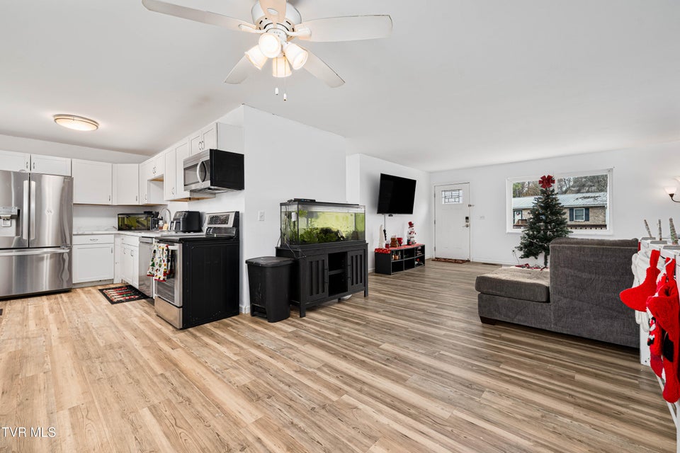 Photo #22: 121 Valley Circle