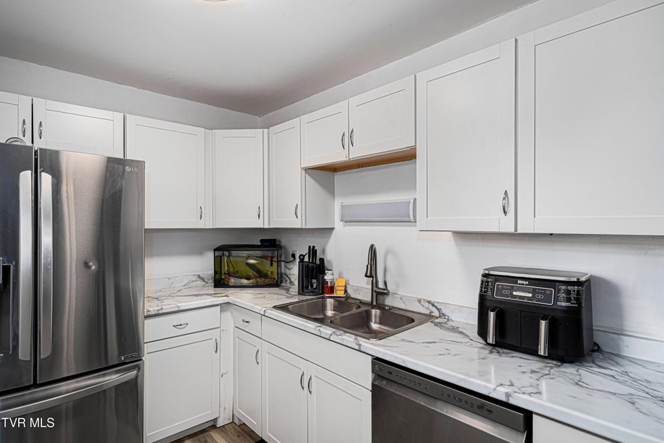 Photo #24: 121 Valley Circle