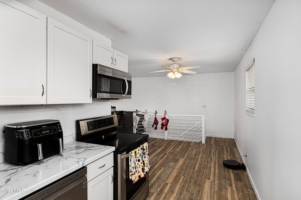 Photo #25: 121 Valley Circle