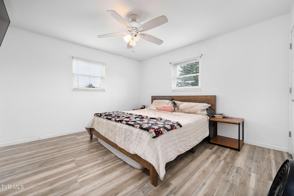 Photo #32: 121 Valley Circle