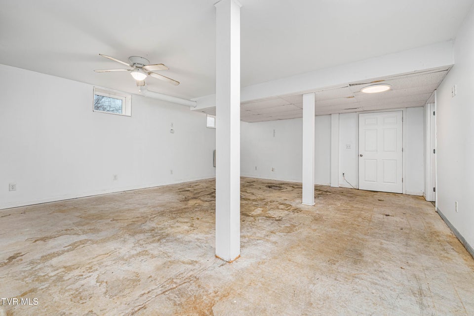 Photo #35: 121 Valley Circle