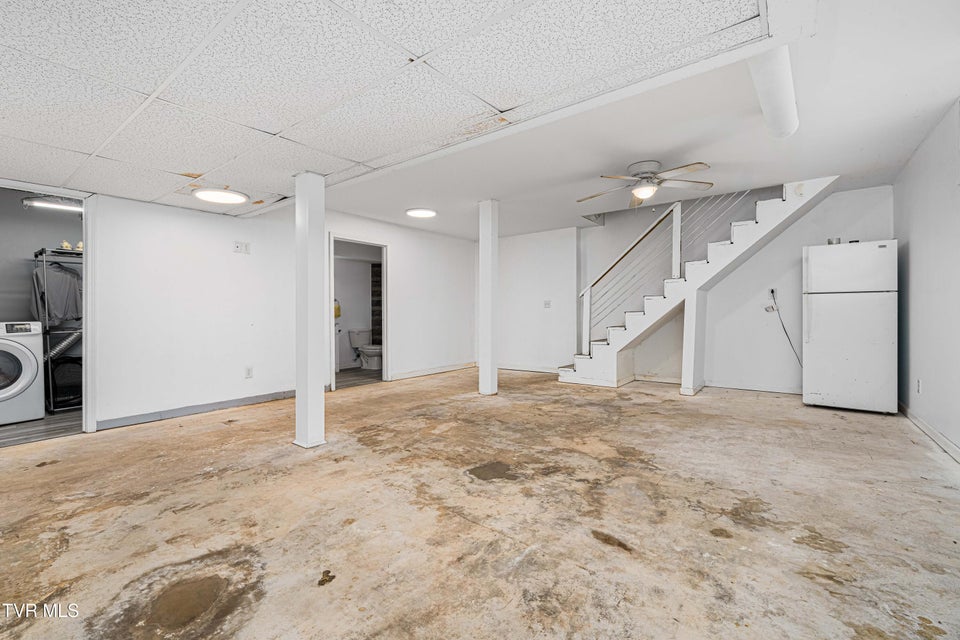 Photo #37: 121 Valley Circle