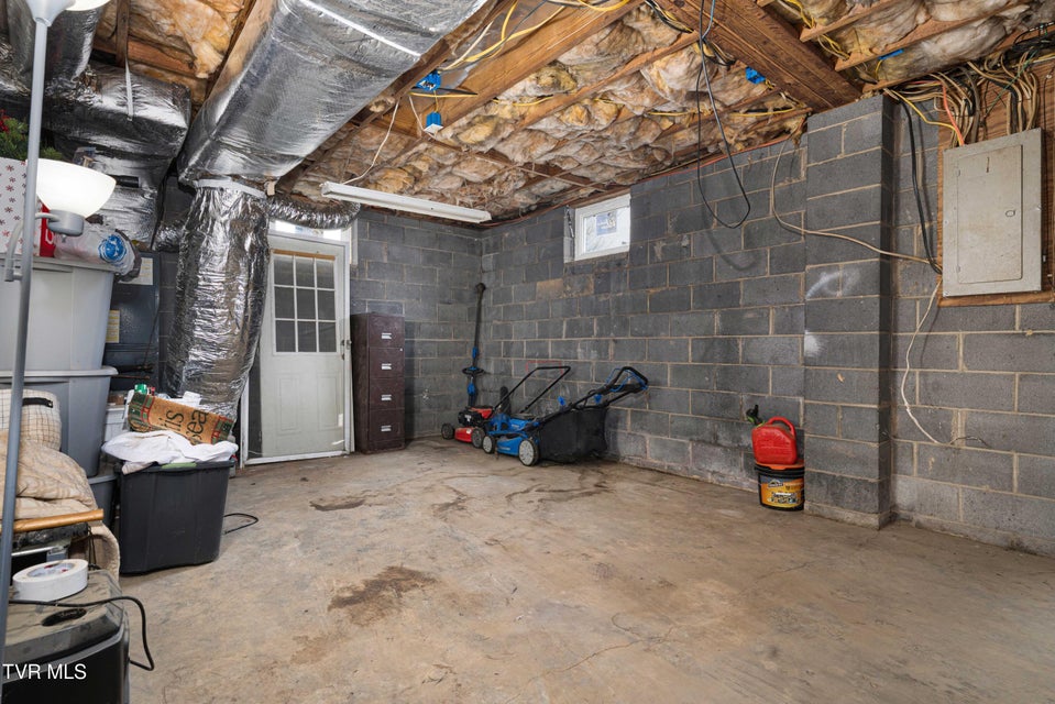 Photo #40: 121 Valley Circle