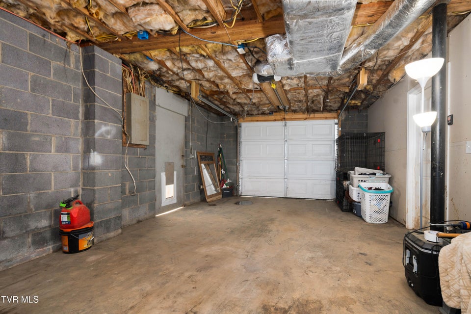 Photo #41: 121 Valley Circle