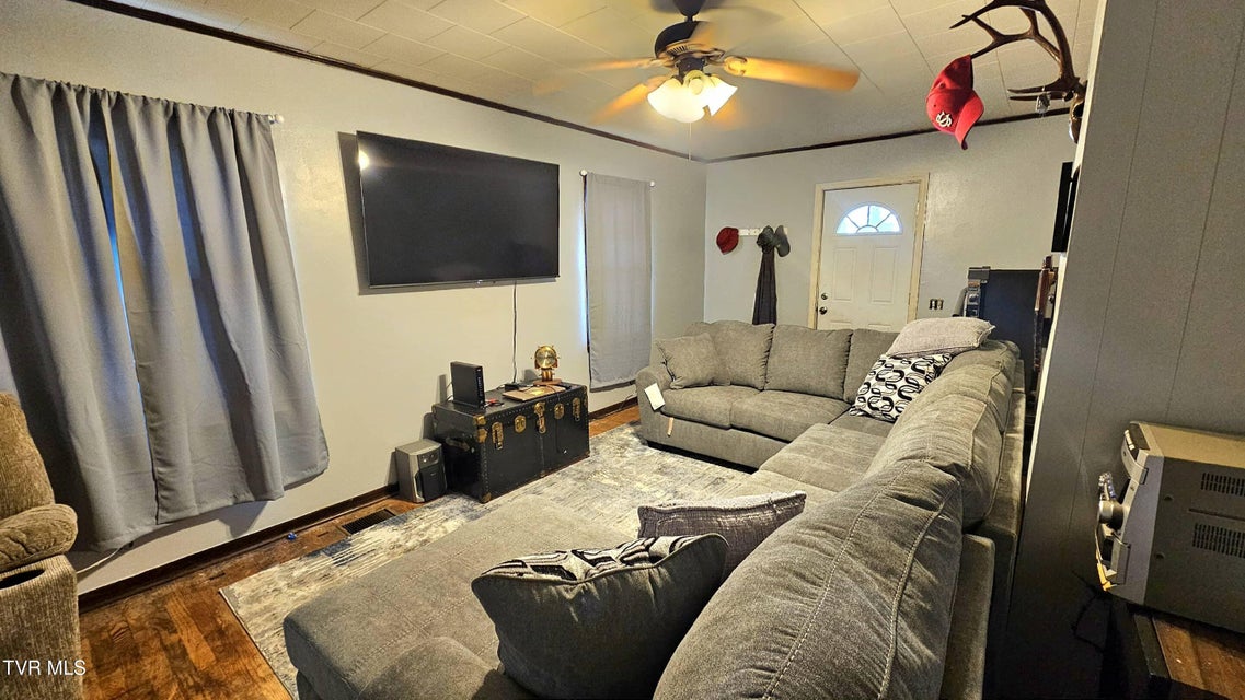 Photo #7: 604 Blondell Avenue