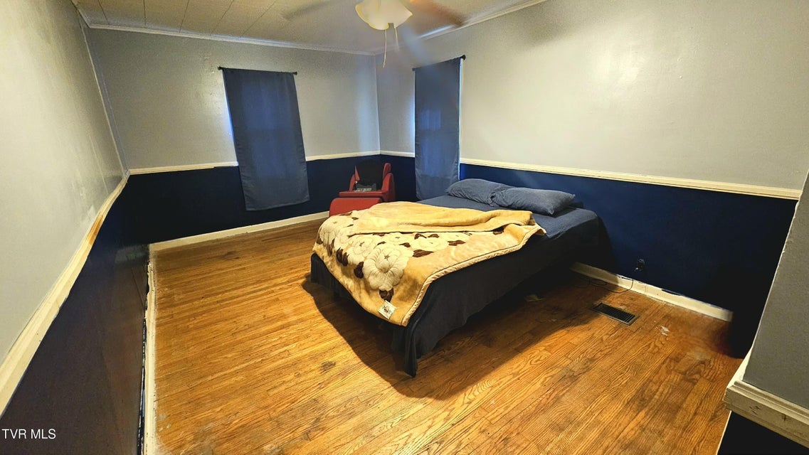 Photo #12: 604 Blondell Avenue