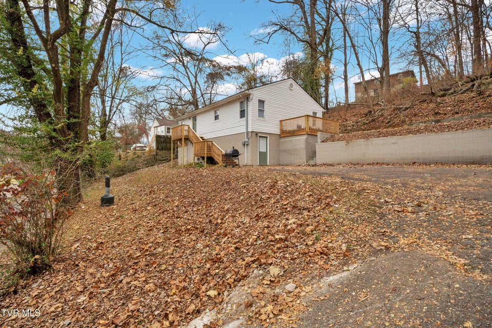 Photo #9: 1658 Echo Court