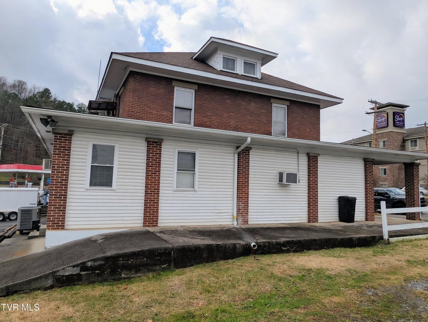 Photo #4: 142 Main Street