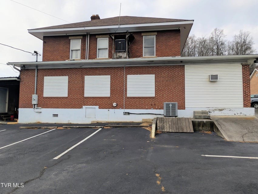 Photo #5: 142 Main Street