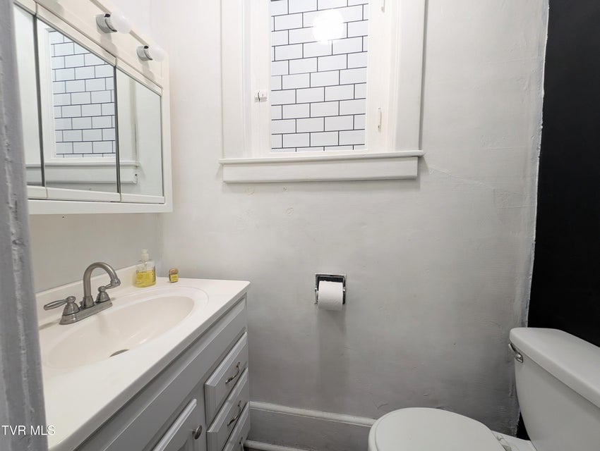 Photo #22: 142 Main Street