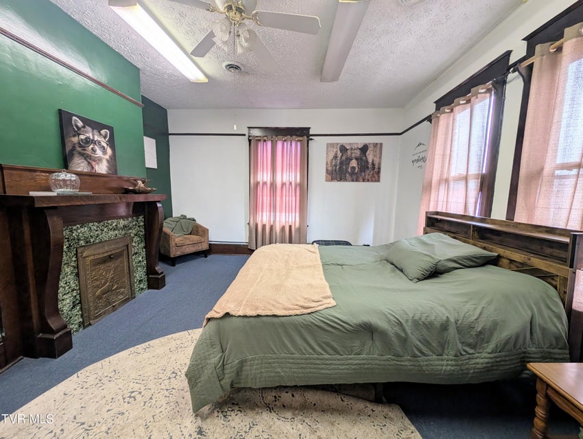 Photo #29: 142 Main Street