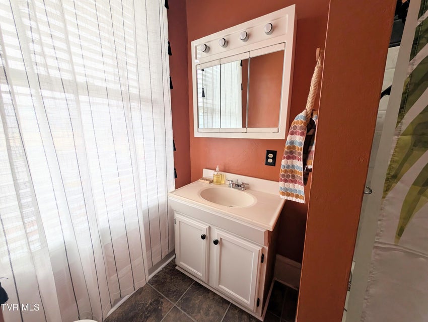 Photo #31: 142 Main Street