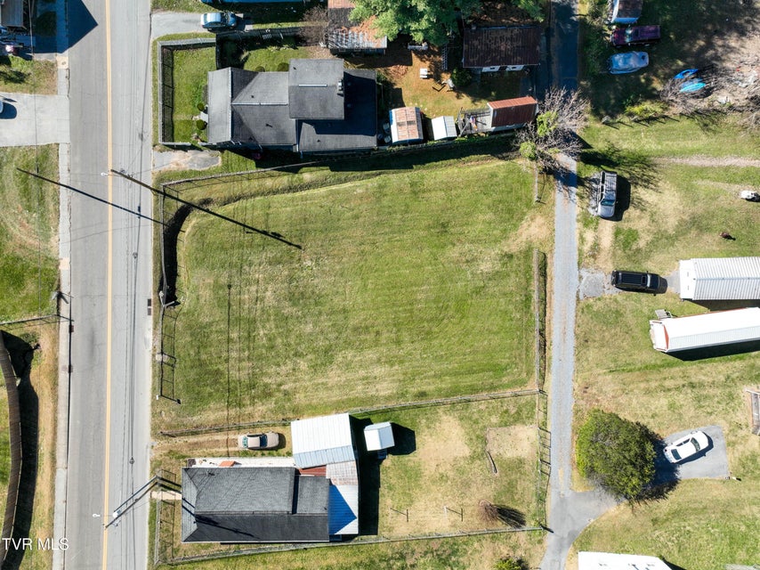 Photo #4: 1009 Main Street