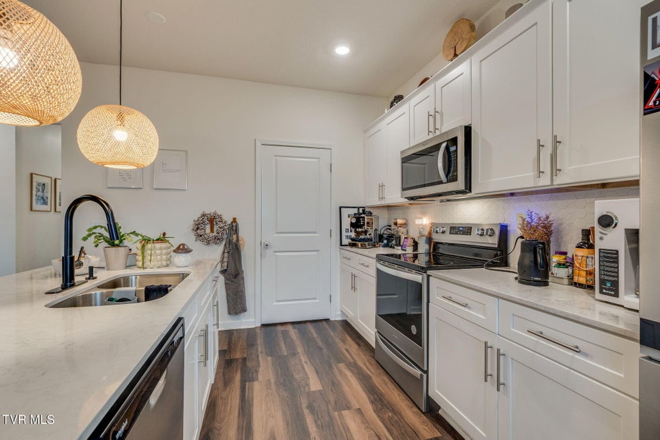 Photo #18: 324 Glory Road