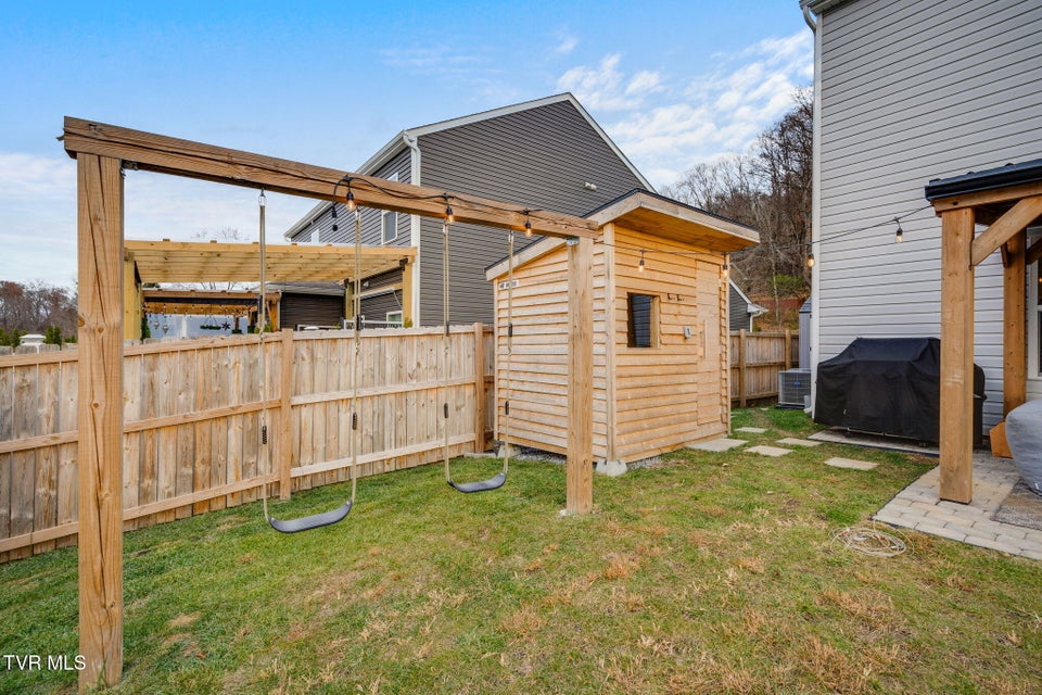 Photo #36: 324 Glory Road