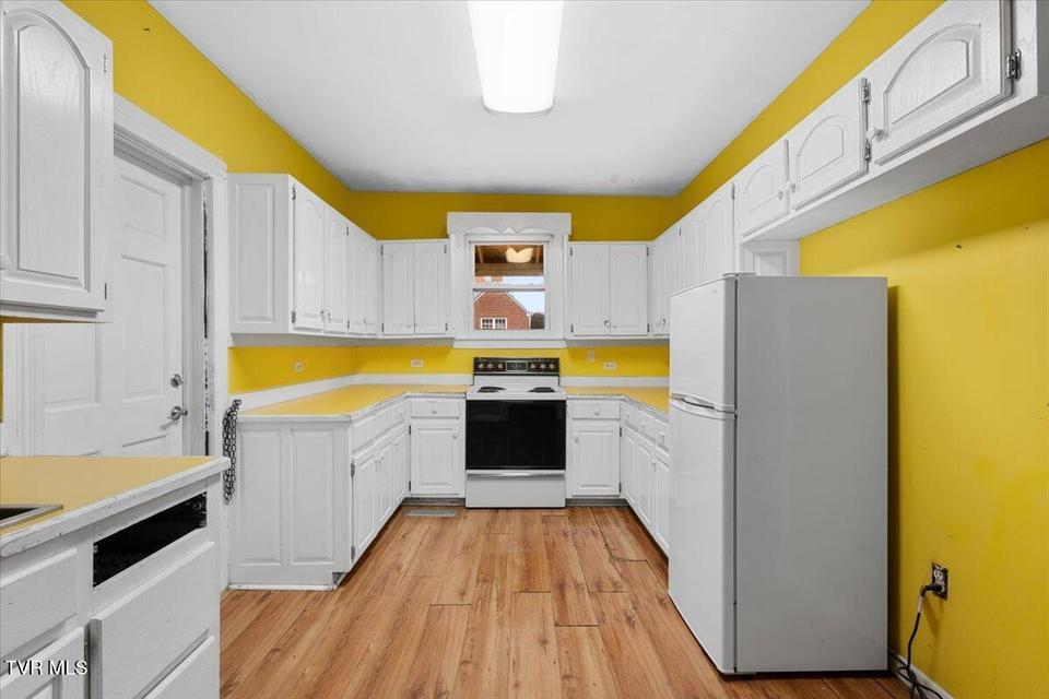 Photo #15: 713 Church Street