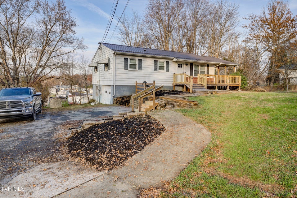 Photo #2: 195 Lynn Lane