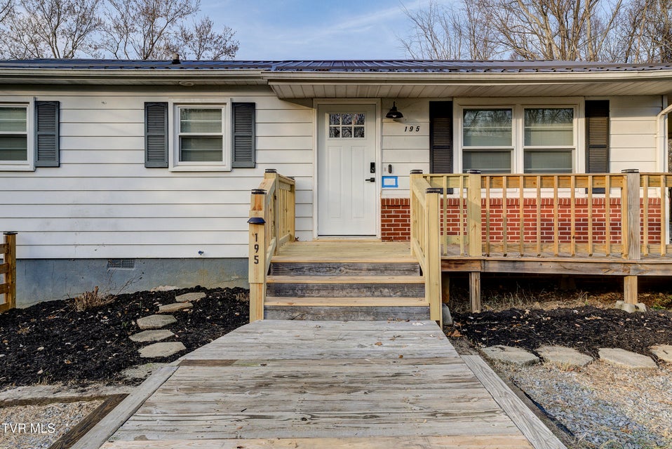 Photo #4: 195 Lynn Lane