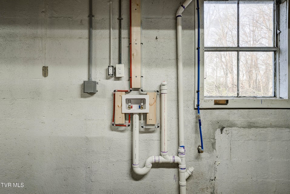 Photo #21: 195 Lynn Lane