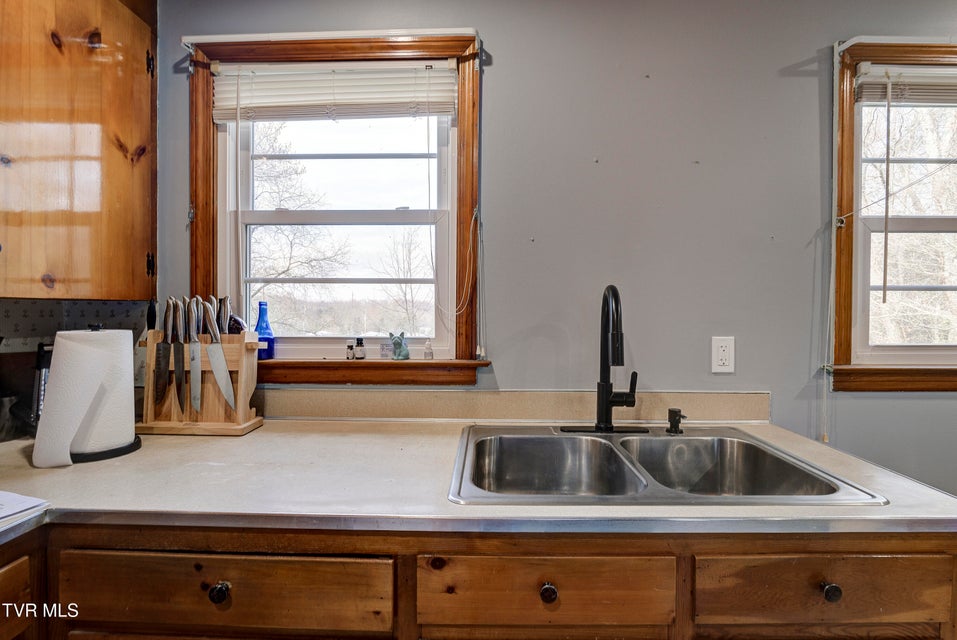 Photo #27: 195 Lynn Lane