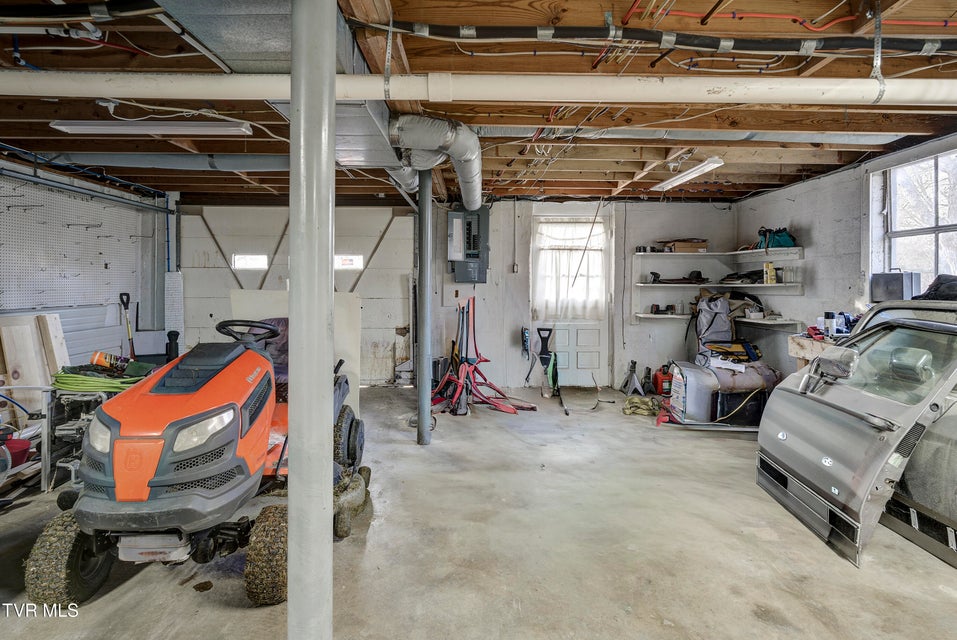 Photo #29: 195 Lynn Lane