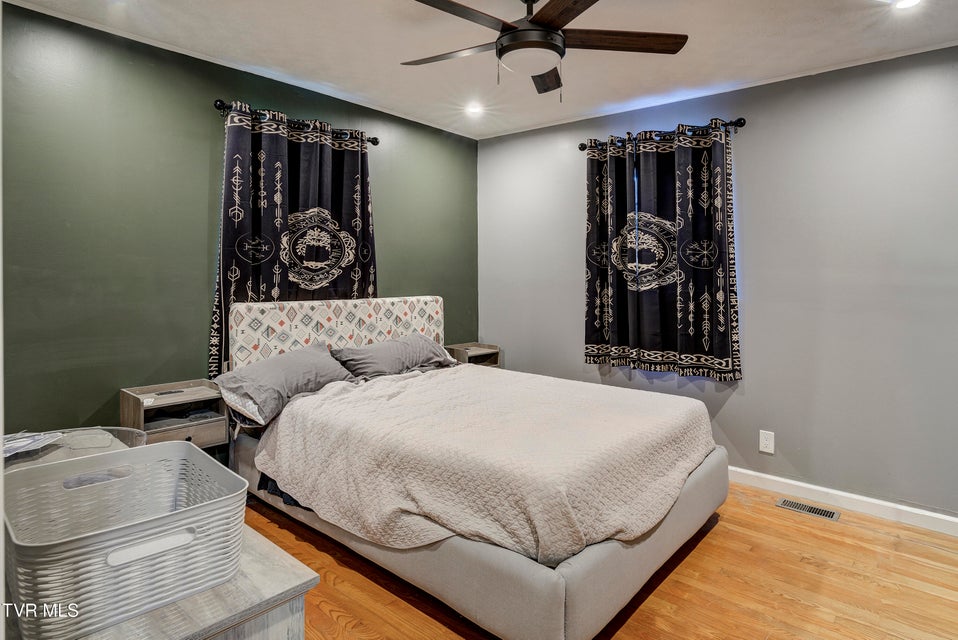 Photo #31: 195 Lynn Lane