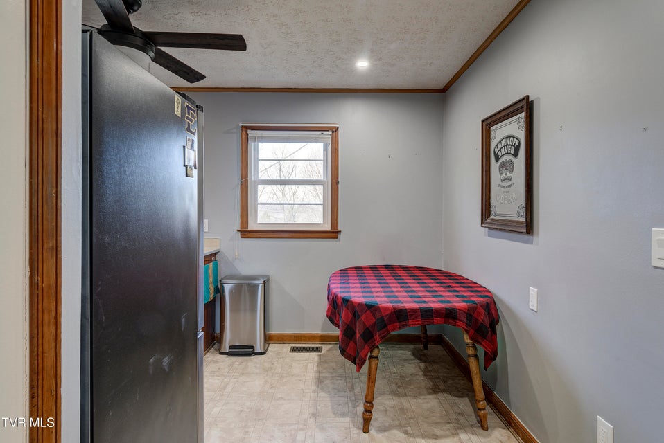 Photo #33: 195 Lynn Lane