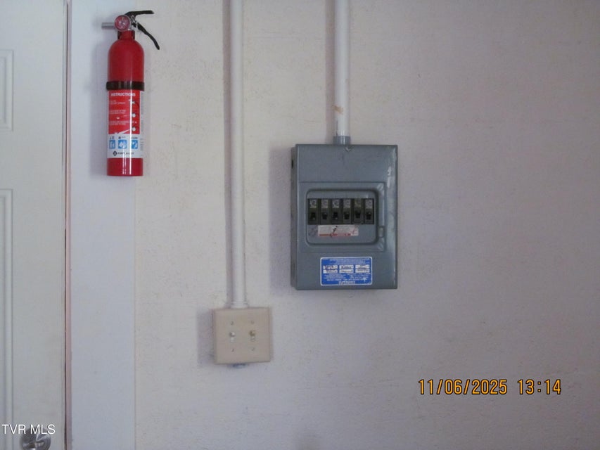 Photo #8: 282 Siesta Lodge Drive