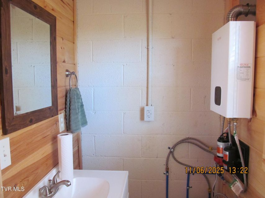 Photo #28: 282 Siesta Lodge Drive