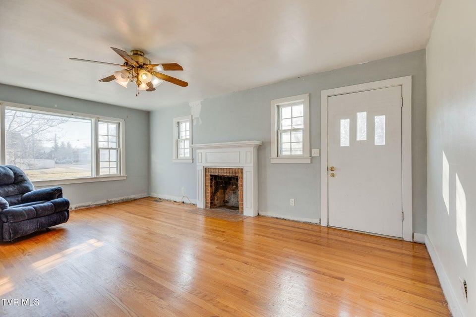 Photo #5: 501 Washington Avenue