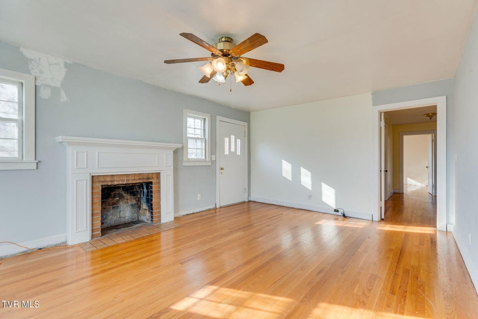 Photo #6: 501 Washington Avenue