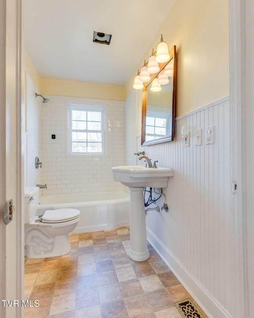 Photo #16: 501 Washington Avenue