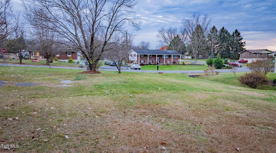 Photo #3: 403 Lynnwood Drive