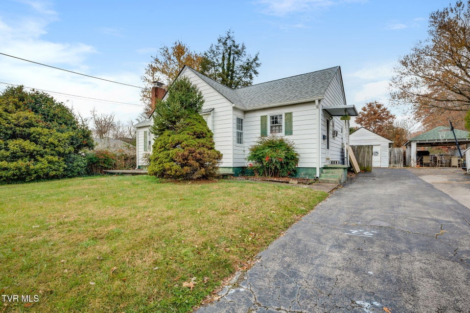 Photo #2: 1412 Wabash Street