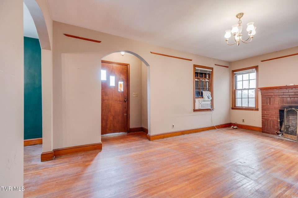 Photo #6: 1412 Wabash Street