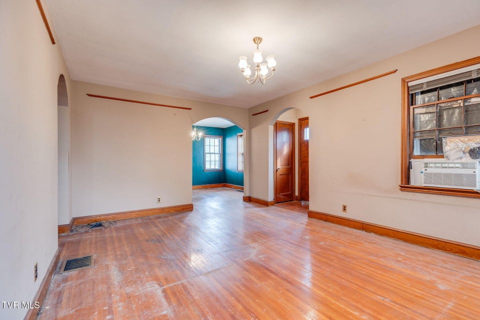 Photo #7: 1412 Wabash Street