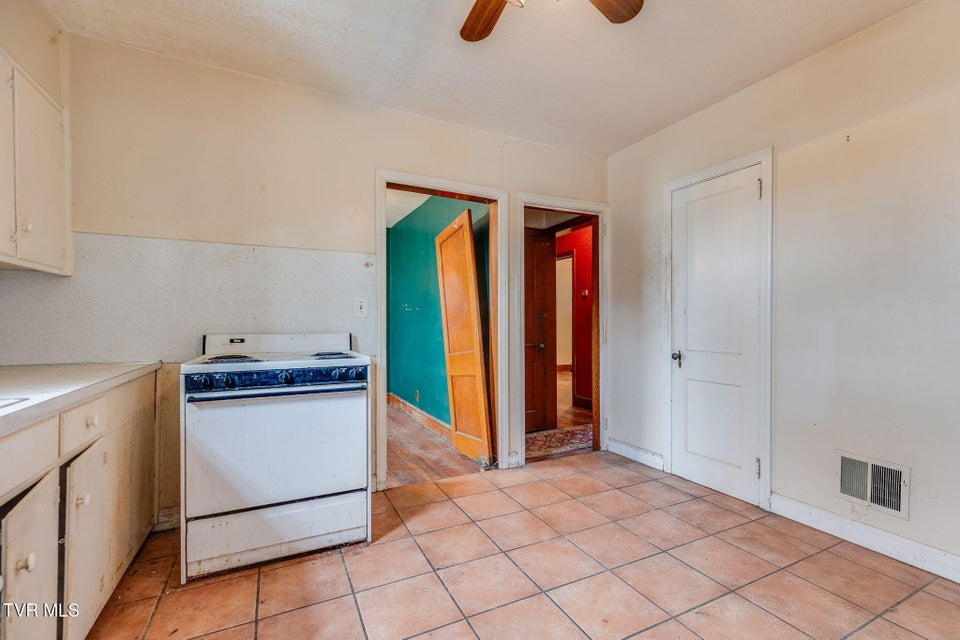 Photo #12: 1412 Wabash Street