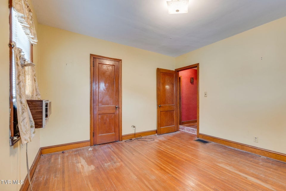 Photo #15: 1412 Wabash Street