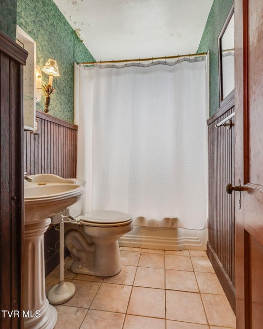 Photo #16: 1412 Wabash Street