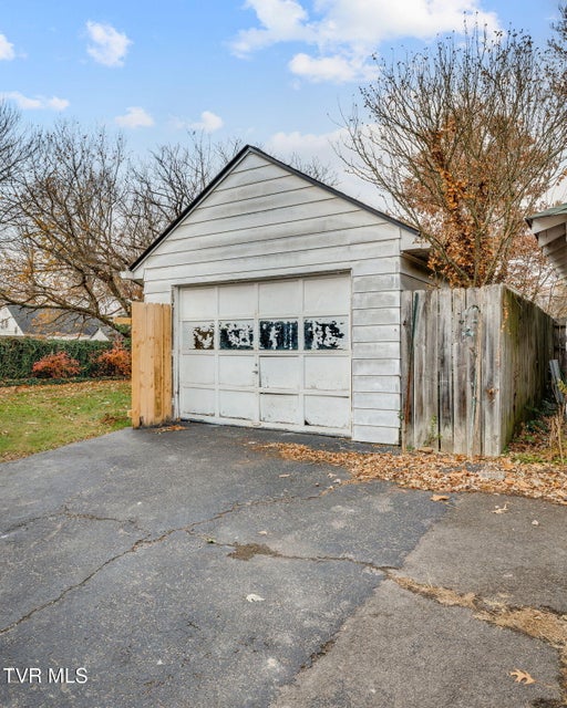 Photo #25: 1412 Wabash Street