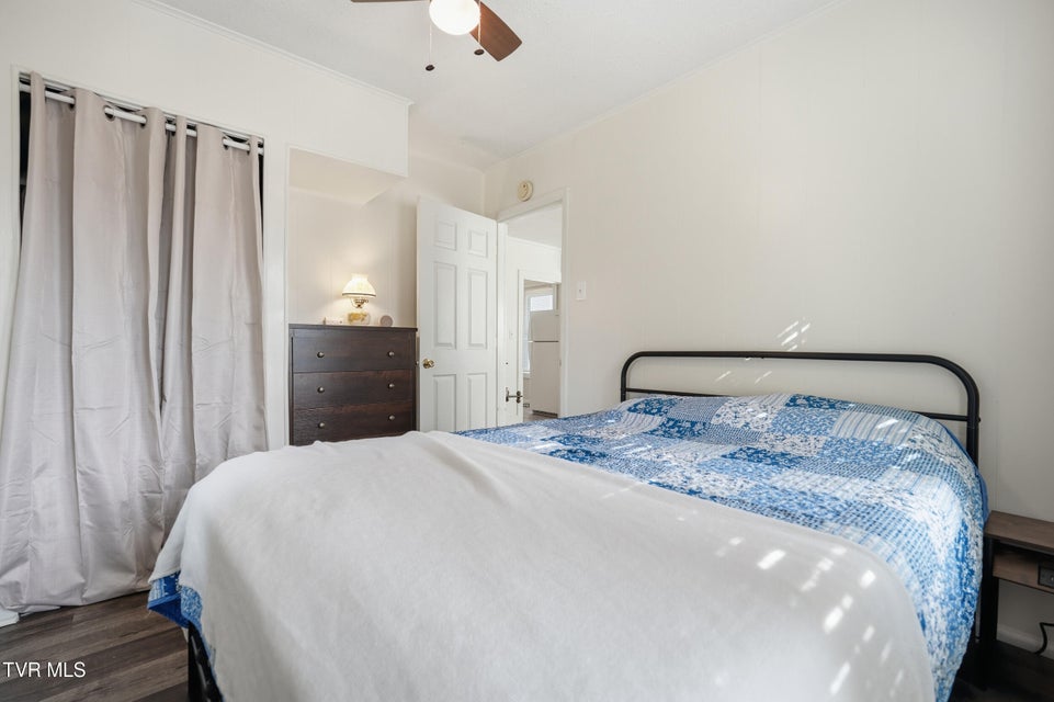 Photo #11: 1010 Borden Street