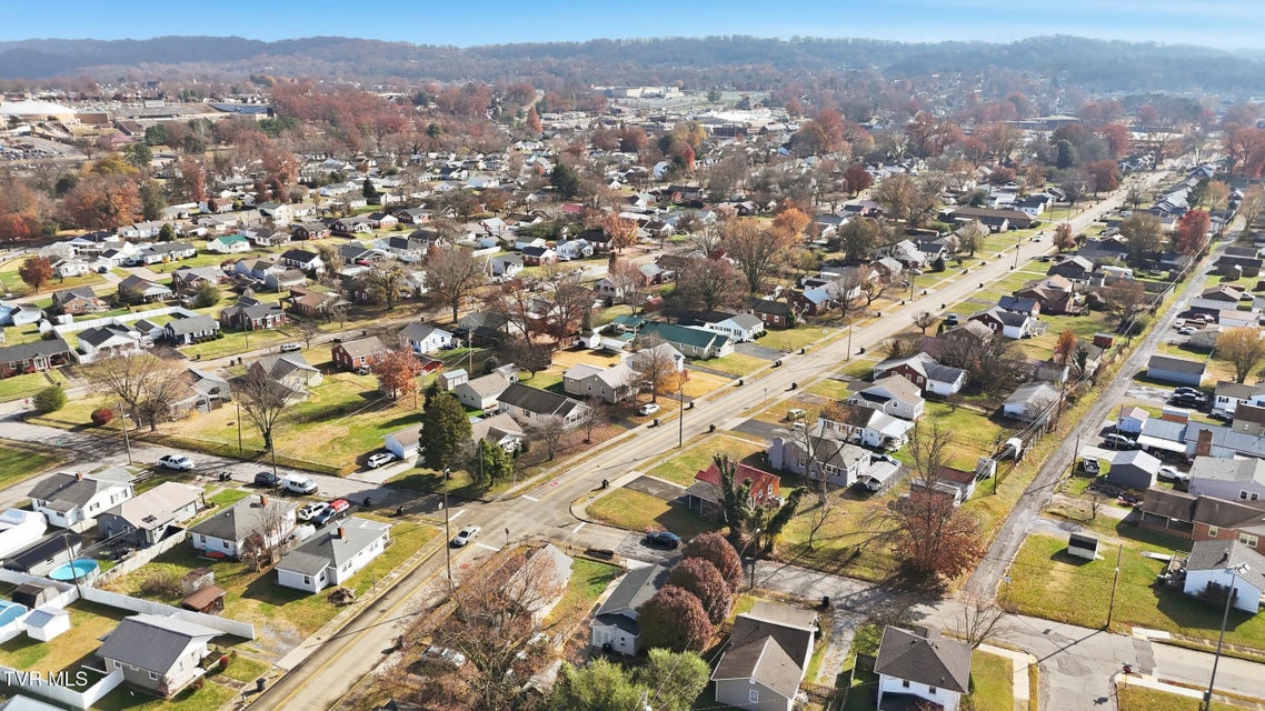 Photo #26: 1010 Borden Street