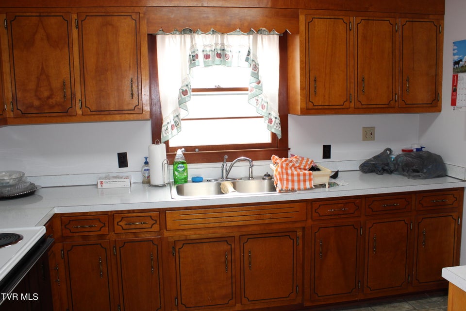 Photo #15: 40027 Widener Valley Road