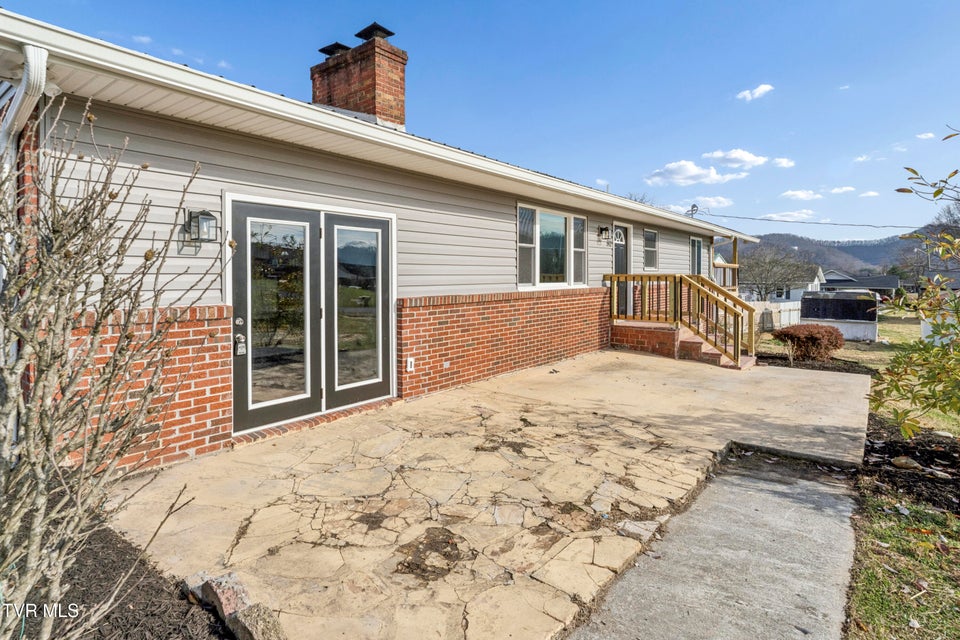 Photo #4: 312 Sunnybrook Drive