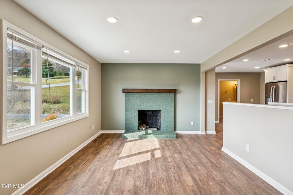 Photo #14: 312 Sunnybrook Drive