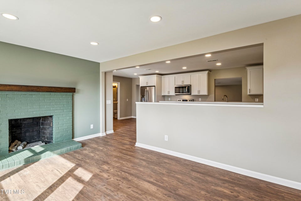 Photo #15: 312 Sunnybrook Drive