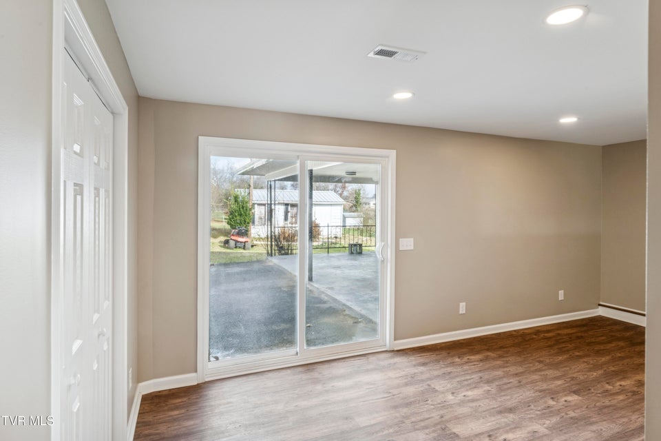 Photo #27: 312 Sunnybrook Drive