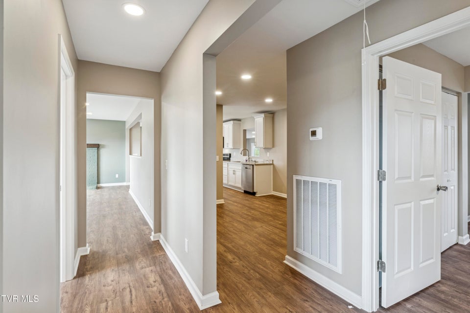 Photo #40: 312 Sunnybrook Drive